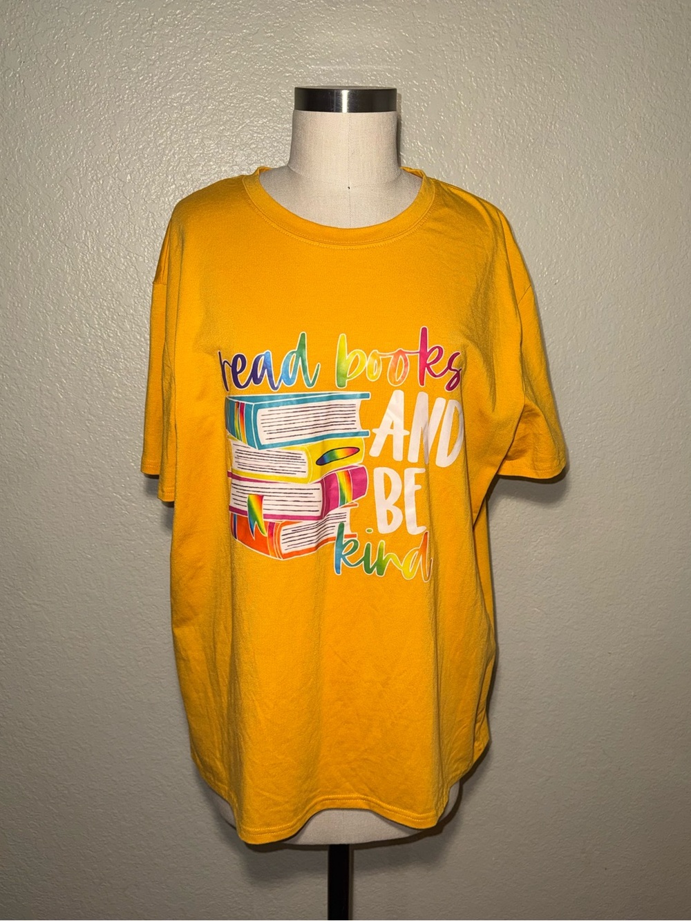 Read Books and Be Kind Graphic T-Shirt XL Yellow Book Lover Reader Tee